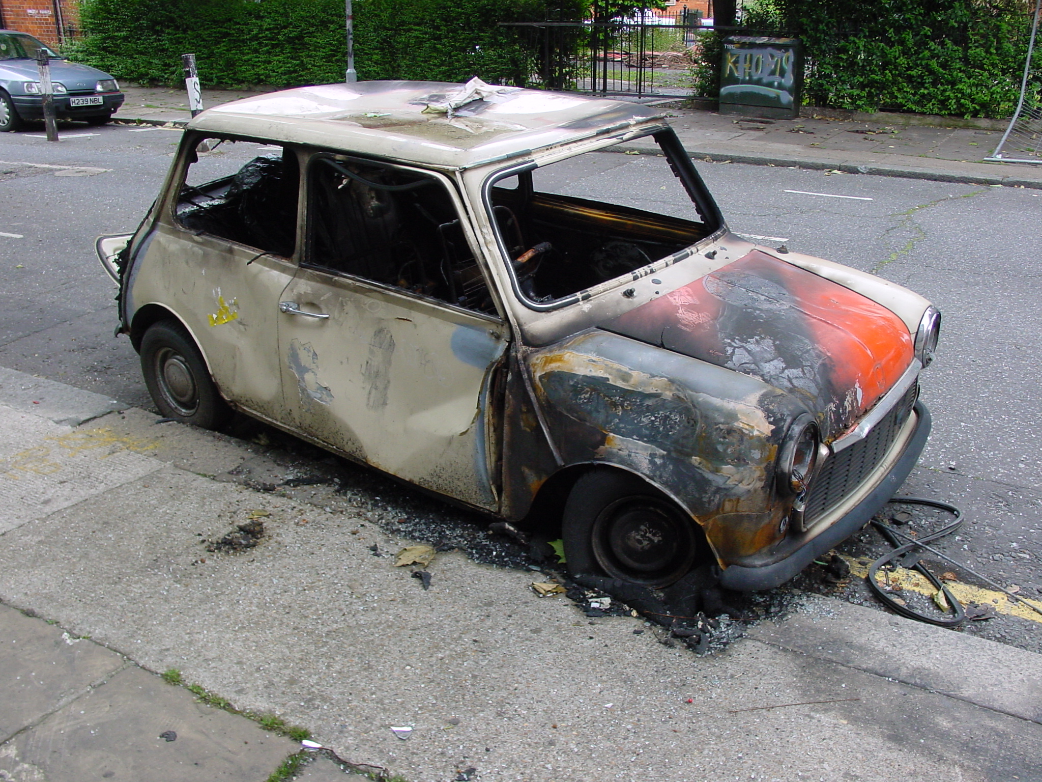 Burnt out car, Rochelle Street, 17 Jun 2001